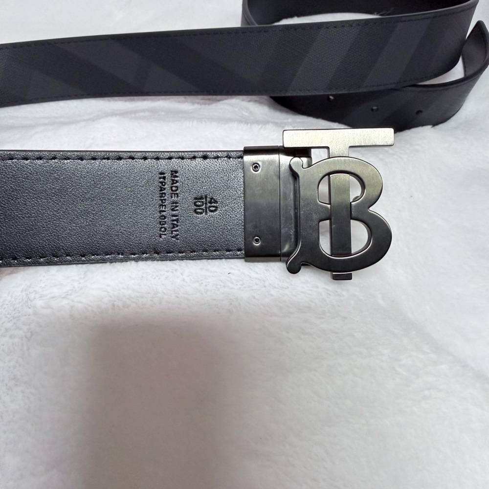 👨🏻Burberry Black Leather Belt reversible size 40/100 - Picture 6 of 8